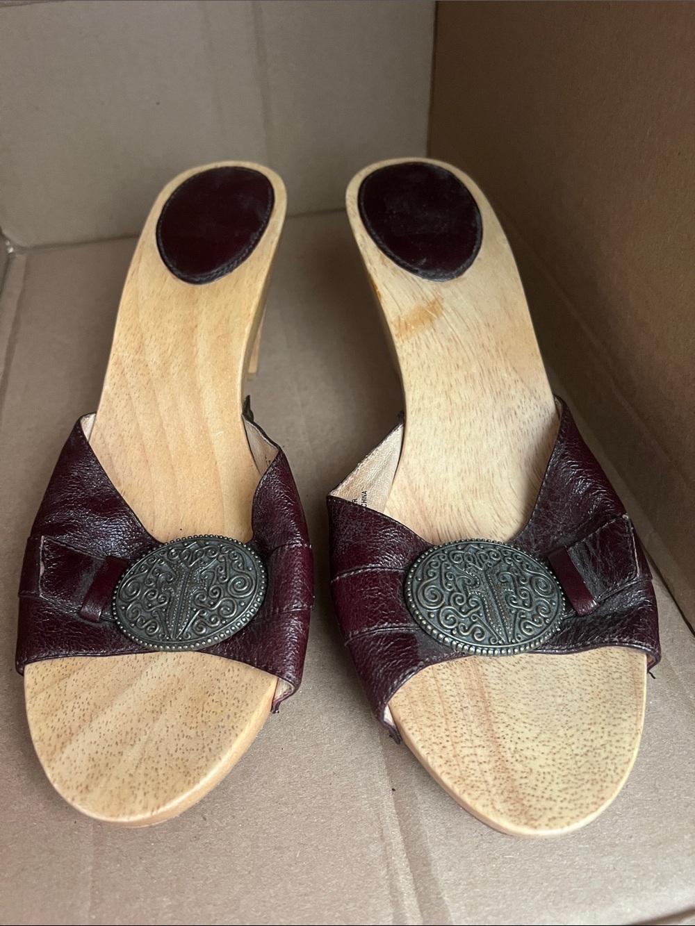EUC Frye Sammy mules size 9